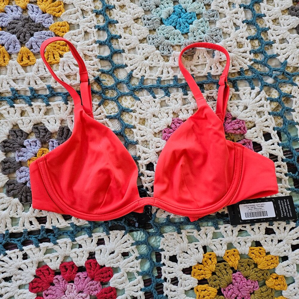 Scoop bikini top